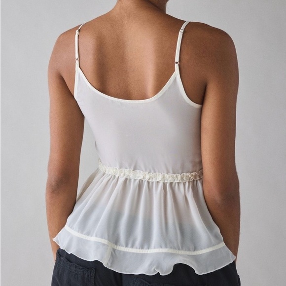 🟤NWT KIMCHI BLUE Beau Cascading Ruffle
Tie-Front Flyaway Cami in White - Picture 3 of 4